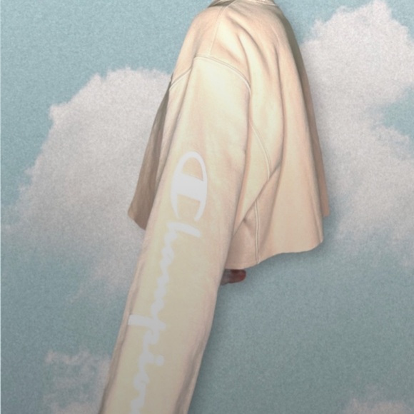 Champion Cropped Sweatshirt - Picture 3 of 8